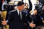 Hollands premierminister Mark Rutte var i højt humør, da han i dag afgav sin stemme. Trods stor tilbagegang tyder meget på, at Mark Rutte og hans borgerligt liberale parti VVD også efter dagens valg vil have premierministerposten 