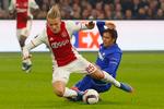 KobenhavFCK'erne havde svært ved at fange den kvikke, smarte Kasper Dolberg. Her bliver han tacklet af FCK's Uros Matic  