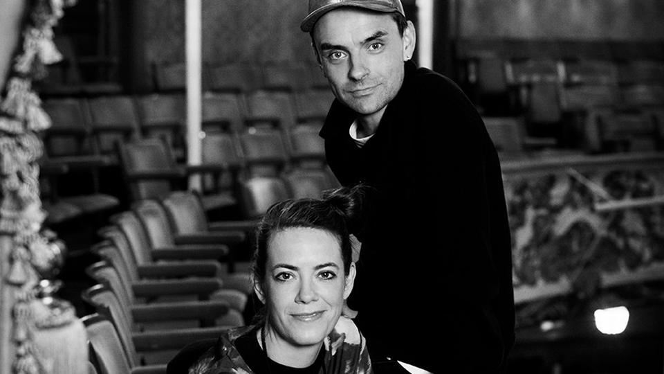 Aarhus Teater åbner festugen med Simon Kvamm-forestiling - politiken.dk