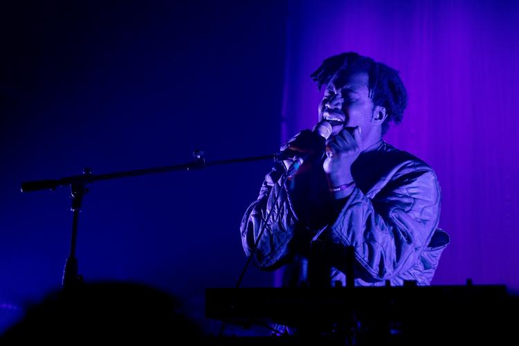 KONCERT-Sampha