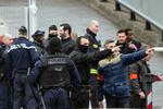 François Hollande, har rost specialstyrkernes hurtige indsats i lufthavnen for »deres vilje til at handle resolut og til at bekæmpe terrorisme, forsvare vores landsmænds sikkerhed og sikre beskyttelse af området«. 