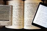 E-bøger klarer sig, men der skal bare en bestseller til: Så stiger salget af papirbøger, viser ny undersøgelse. 