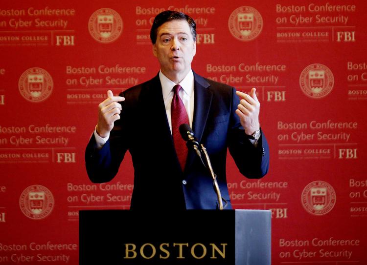 »Det er en igangværende efterforskning, der er fortrolig. Så jeg kan ikke sige mere om, hvem den inkluderer, eller hvad der er fundet, siger James Comey under høringen. 