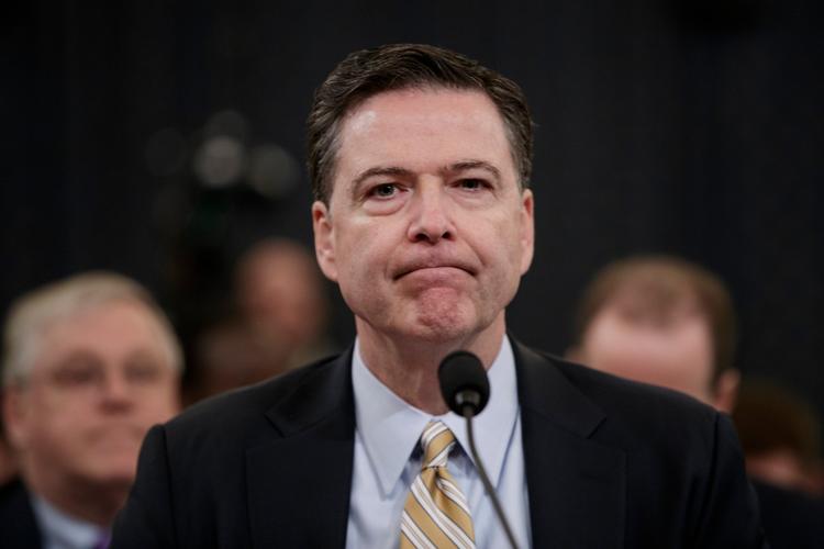 FBI -direktør James Comey bekræftede overfor Kongressen ved en høring i går for første gang, at FBI undersøger folk fra Donald Trumps valgkamp for at have samarbejdet med Rusland om at skade Hillary Clintons chancer for at blive valgt. 