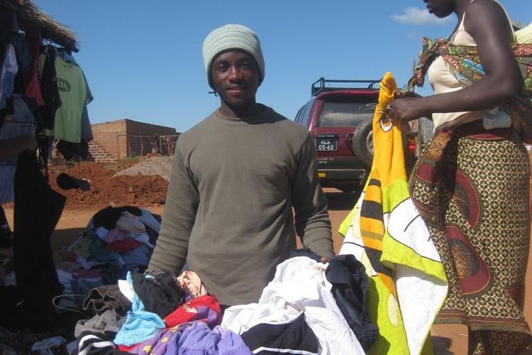 Second-hand_clothes_4716883933