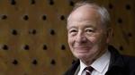 Colin Dexter skrev i alt 14 romaner om kriminalinspektør Morse, der også blev lavet til en succesfuld tv-serie. 