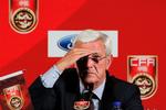 68-årige Marcello Lippi har haft en forrygende trænerkarriere hos både Juventus og det italienske landshold. Men i Kina er det efter klubsucces blevet en næsten umulig opgave med landsholdet.  
