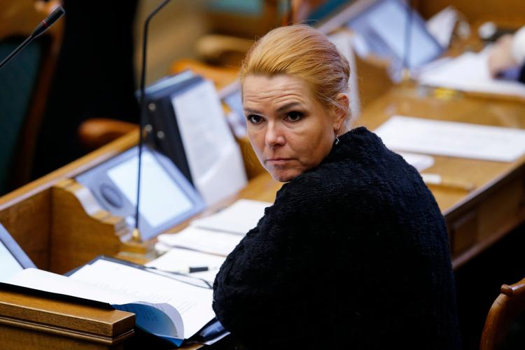 »Det er en utopi at tro, at politiet kan komme i ethvert baglokale i Danmark«, siger Inger Støjberg. 