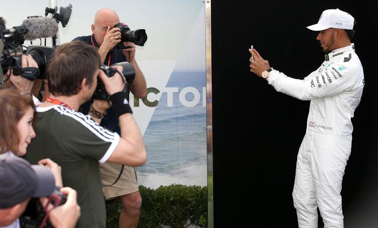 Lewis Hamilton skal i den nye sæson på jagt efter sit 4. verdensmesterskab. 