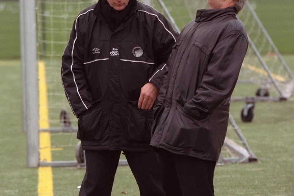 ... var tilskuer ved FCK's første træning på  kunstgræsbane ved KB Hallen i det nye årtusinde. Her sammen med klubbens sportsdirektør, Niels-Christian Holmstrøm. 