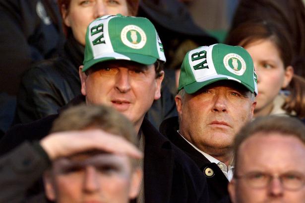 ... i 2001 sad på tilskuerpladserne med FCK-træner Roy Hodgson ved en pokalkamp mellem AB og Viborg. Kampen var semifinale i den såkaldte Dong Cup på Gladsaxe Stadion og endte 1-0 til AB.  