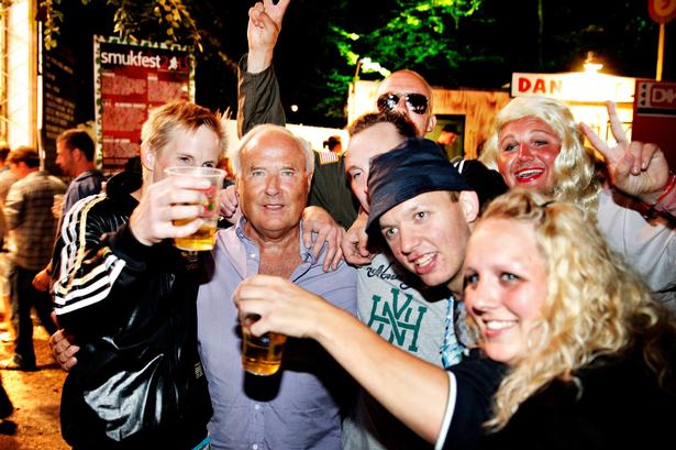 ... skålede med andet publikum på Skanderborg Festival i 2013.  