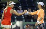 Caroline Wozniacki siger tak for kampen til Varvara Lepchenko. 
