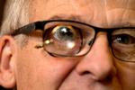 Efter 49 år ligger Preben Brems luppen, og går på pension. 