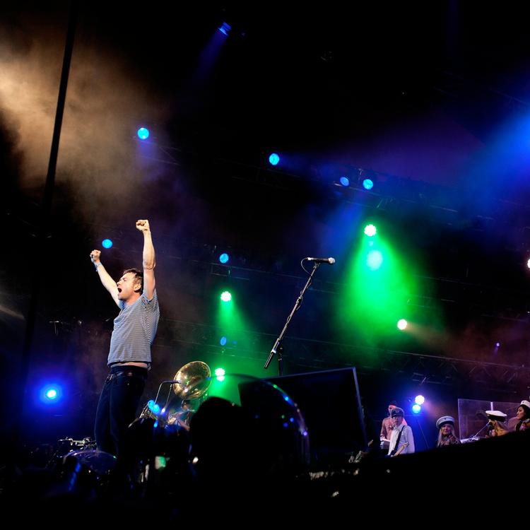 Damon Albarn i front for Gorillaz.  