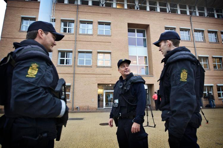 Politibevogtning foran byretten i Glostrup, hvor Abdoulghani Tokhie i 2008 blev fundet skyldig i forsøg på terrorvirksomhed.
 