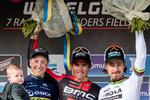 Podiet i Gent-Wevelgem med den belgiske OL-guldvinder Greg Van Avermaet flankeret af landsmanden Jens Keukeleire med søn og verdensmesteren Peter Sagan. 