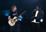 Stormzy optræder her til Brit Awards 2017 sammen med Ed Sheeran. 
(Foto: Joel Ryan/Invision/AP) 