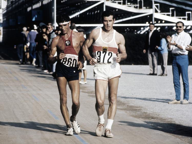Bernd Kannenberg (th.) vandt OL-guld i München i 50 km kapgang til Vesttyskland i 1972. Det tog ham 3.56,11 timer.  