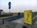 Kampagnen advarer mod langfingrede tyves kurvekup på byens cykelstier. Den er sat op ved flere af de travleste cykelstrækninger i hovedstaden. 