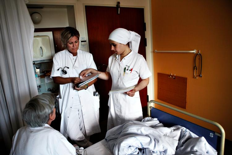 Dansk Sygeplejeråd ser ingen grund til at forbyde tørklæder og andre religiøse symboler på hospitalerne. (arkivfoto) Thomas Borberg/POLFOTO