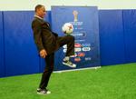Brasilianske Cafu og andre fodboldnotabiliteter var hentet til stadion i Sankt Petersborg tidligere i denne måned, da Fifa markerede at der skal spilles Confederations Cup i Rusland om 100 dage.  