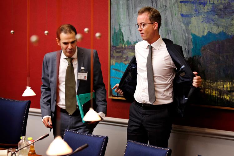 Esben Lunde Larsen kan se frem til meget kritiske spørgsmål på samråd på fredag. 