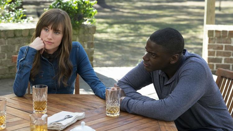 Allison Williams og Daniel Kaluuya spiller de bærende roller i 'Get Out'. 