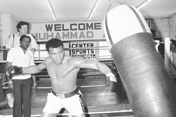 Muhammad Ali træner før en titelkamp i Tokyo. 23. juni 1976. 