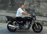 I de fem år, Carl Schiøtz Wibye var ambassadør i Saudi-Arabien, kørte han landet tyndt på sin motorcykel og fik derved styrket sit kendskab til landet. 