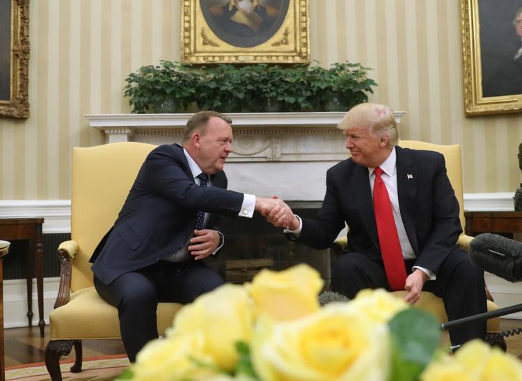 Præsident Donald Trump tog imod Løkke i Det Ovale Værelse. 