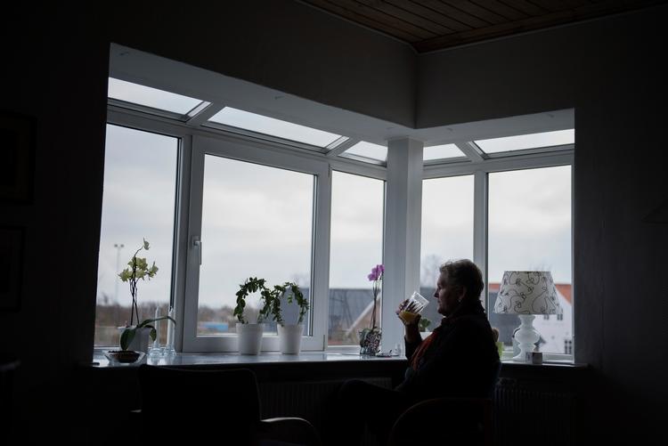 Sonja Løndahl er en aff omkring 170.000 smerteplagede danskere. Hun fik amputeret venstre hånd for 25 år siden efter en blodprop. Hun har været plaget af smerter lige siden. 