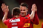 Marcus Ingvartsen (th.) og Mads 'Mini' Pedersen var målscorer og oplægger, da FC Nordsjælland kom foran 1-0. 