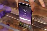 Flere mennesker går nu på nettet fra smartphones som Samsungs nyligt lancerede GALAXY S8 (bill.) end fra pc'er med Windows på, viser nye tal. 