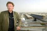 Hermann Tilke fotograferet på Bahrain International Circuit, der åbnede i 2004, og som tyskeren har designet.   
