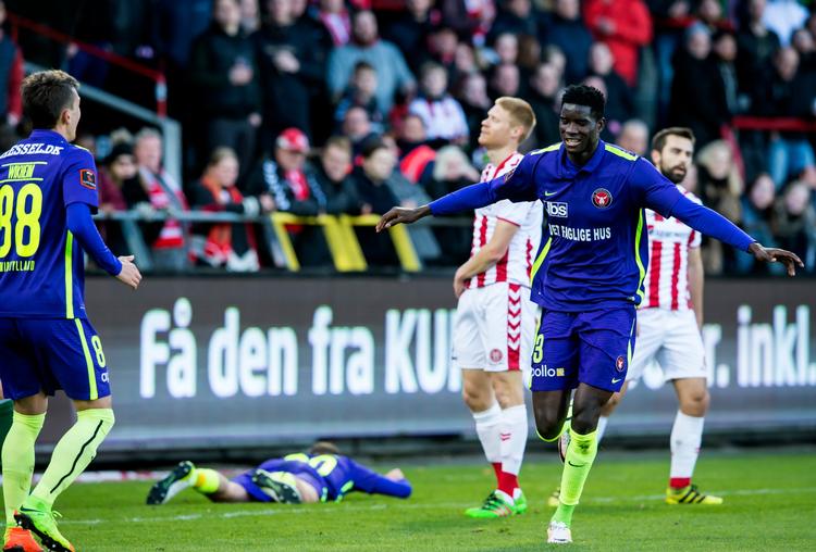 FC Midtjyllands Paul Onuachu, der viser topform i øjeblikket, jubler efter sit første mål i Aalborg onsdag aften. 