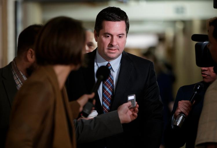 Nunes siger selv, at han trækker sig, fordi  'aktivistgrupper på venstrefløjen' har indklaget ham for Kongressens etiske kontor 