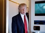 »Jeg synes, at det, Assad gjorde, er forfærdeligt«, siger Trump til de journalister, der torsdag rejste med ham om bord på flyet Air Force One mod Florida. 