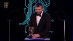 Playdeads direktør Arnt Jensen ses her med en af BAFTA-priserne i aftes.  
