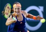 Også den anden kamp mod Caroline Wozniacki hav sejr til 19-årige Jelena Ostapenko fra Letland. 