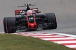 Kevin Magnussen kører i en Haas-racer med nummer 20. 