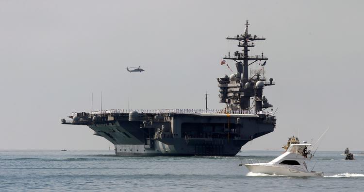 USA har bl.a. sendt dette hangarskib USS Carl Vinson, mod Nordkorea. 
