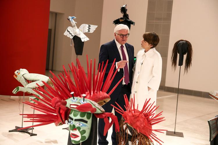 Den tyske udenrigsminister  Frank-Walter Steinmeier med sin kone Elke Buedenbender til åbningen af  'Documenta 14' i Museum of Contemporary Art Athen. 