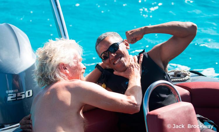 Ikke længe efter, at Obama blev forhenværende præsident, kom der billeder fra de britiske jomfruøer. Her gav han den gas med vandsport sammen med Virgin-imperiets grundlægger, Richard Branson. 