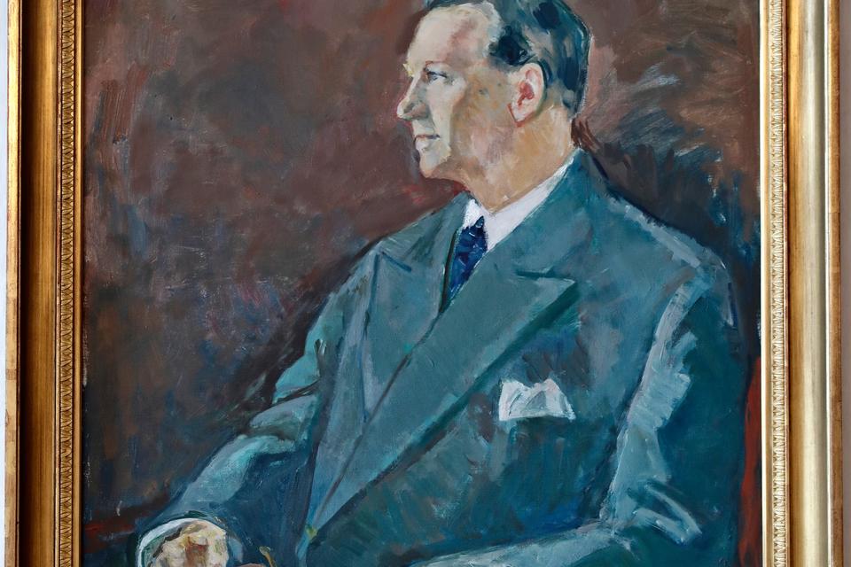 H. C., Hansen var statsminister fra 1955 - 1960. 