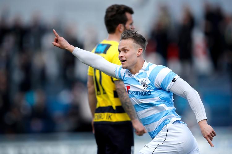  FC Helsingørs André Riel jubler søndag efter en scoring, og det gjorde han tre gange, mens Hobro så på. 