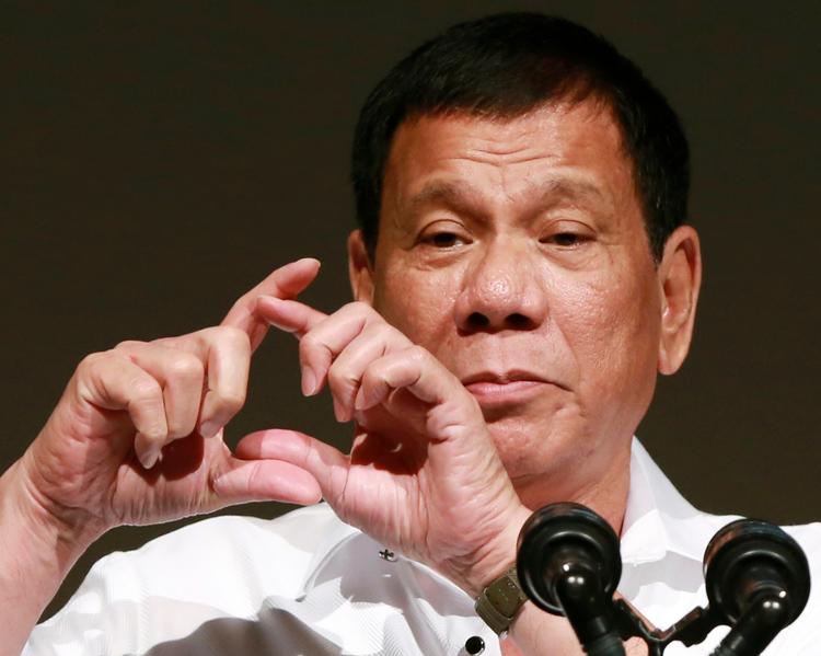 Næsten 9.000 personer er blevet dræbt, siden Duterte blev indsat som præsident sidste sommer. 