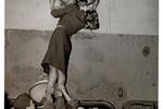 Marlene Dietrich kysser en hjemvendt soldat i New York efter Anden verdenskrig.  