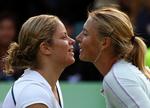 Den pensionerede belgiske tennisstjerne Kim Clijsters og Maria Sharapova har ofte mødt hinanden på banen. Clijsters støtter russerens wildcard i Stuttgart. 