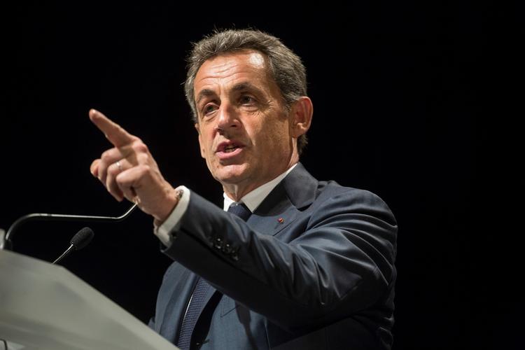 Sarkozy støtter nu Macron. 